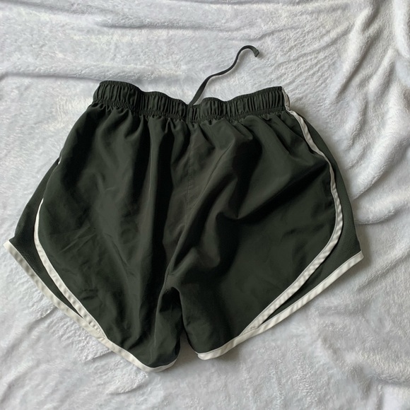 Nike running shorts - Picture 2 of 2